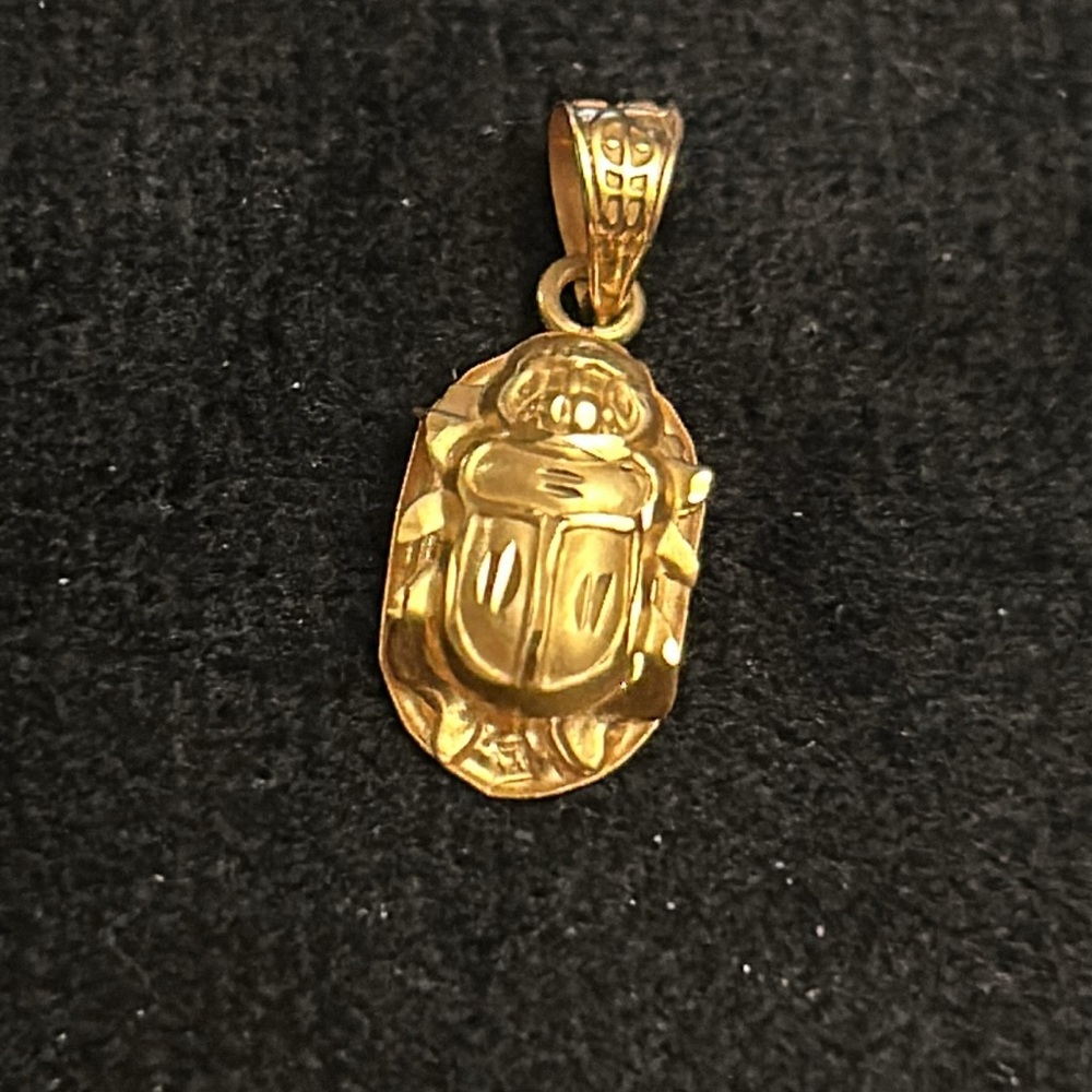 18K YELLOW SOLID GOLD HAND CRAFT EGYPTIAN SCARAB PENDANT
